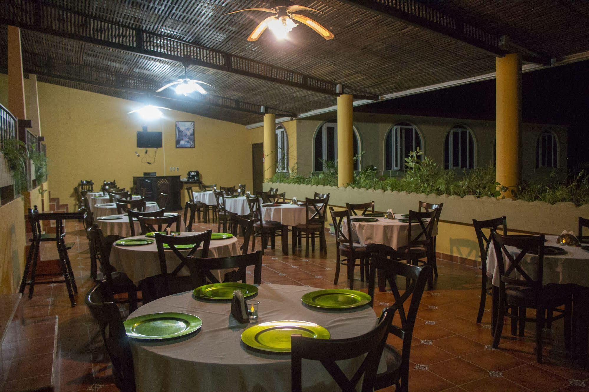 Hotel Ribiera Del Lago Peten Itza San Roman Eksteriør billede